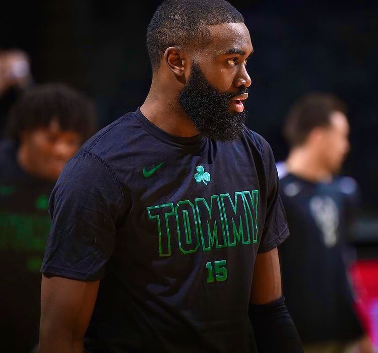 CelticsRiley's tweet photo. #JaylenBrown in his last 7 games 

▫️31.3 Points 
▫️7.9 Rebounds 
▫️3.0 Assists 
▫️1.1 Steals

*per game 

1 RT = 1 Vote to send @FCHWPO to the #NBAAllStar game!! ☘️☘️ https://t.co/dUAkKXkwOr