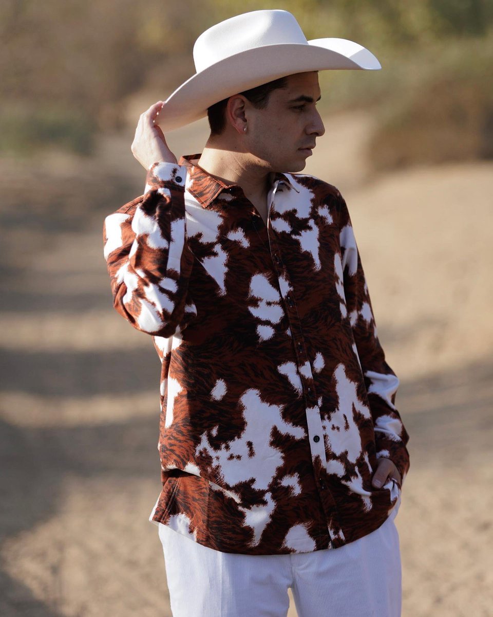 arca4real's tweet photo. Mírame no soy el mismo de antes ✨
📸 by Apollo Reyes 📸
#regionalmexicano #bandasinaloense #frankarcadio #banda #puroamor #losamo #yaeshora #texanastyle 🤠 https://t.co/6xPDGqB2Ob