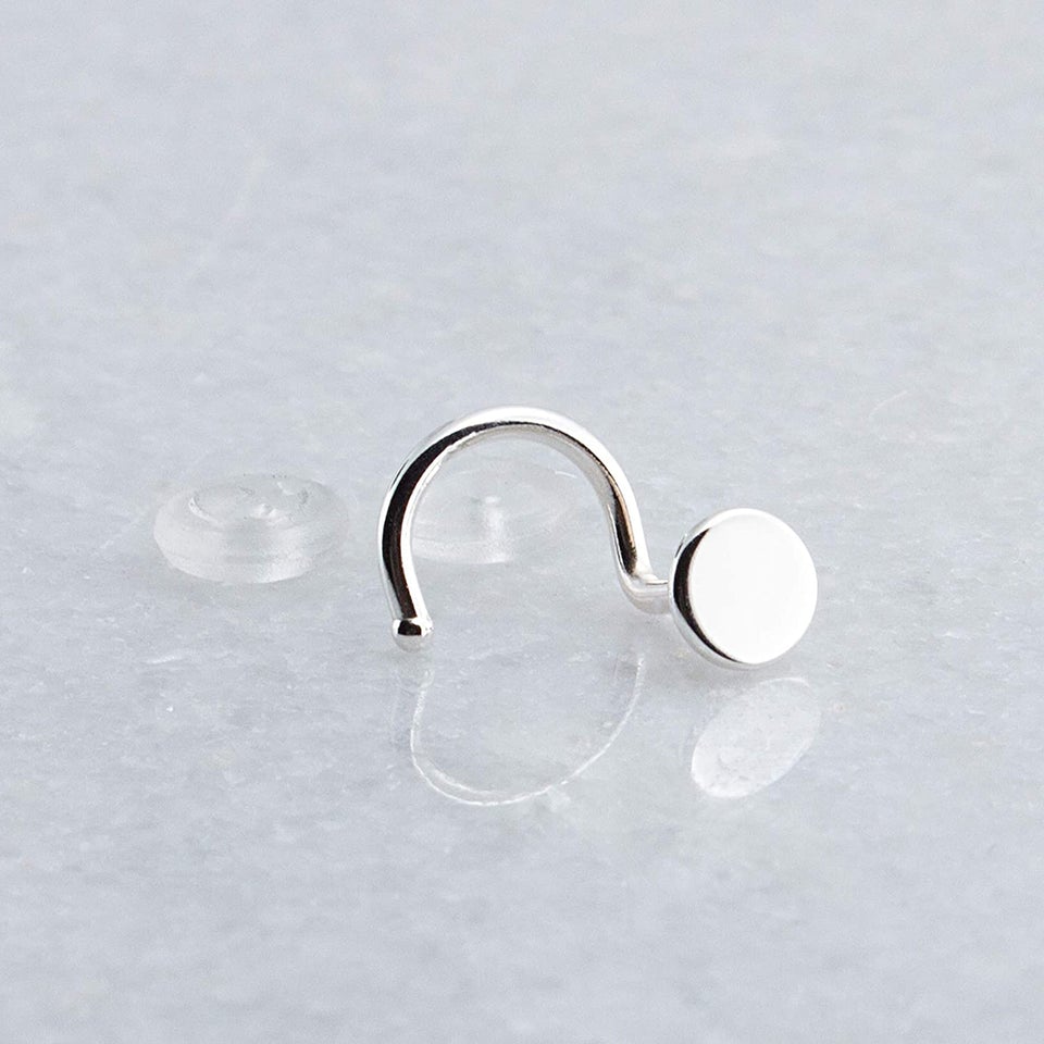 SolandVenus's tweet photo. Minimalist nose screw, handmade with sterling silver👃🤍 Perfect as an everyday accessory 🥰
https://t.co/Wrc7qK4wwT
#nosepiercings #smallbusiness #bodyjewelry https://t.co/Qa1ILrFv1c