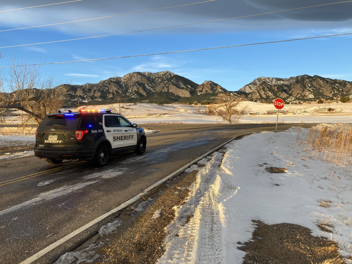 jeffcosheriffco's tweet image. Our hearts go out to our neighbors in Boulder County. We have been honored to help provide law enforcement services since the fire &amp;amp; will continue to do so the remainder of the week. Today, we’re helping to limit access in affected areas to residents only. #BoulderStrong