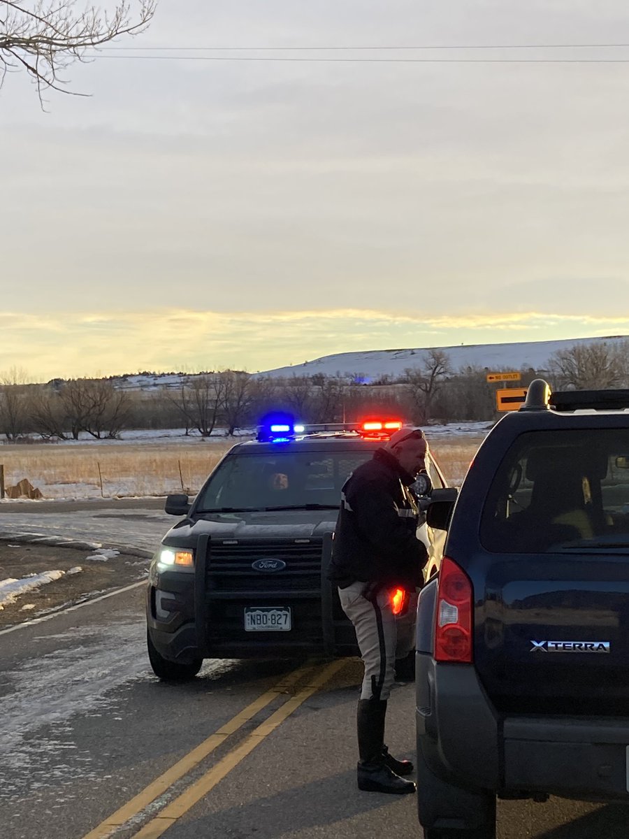 jeffcosheriffco's tweet image. Our hearts go out to our neighbors in Boulder County. We have been honored to help provide law enforcement services since the fire &amp;amp; will continue to do so the remainder of the week. Today, we’re helping to limit access in affected areas to residents only. #BoulderStrong