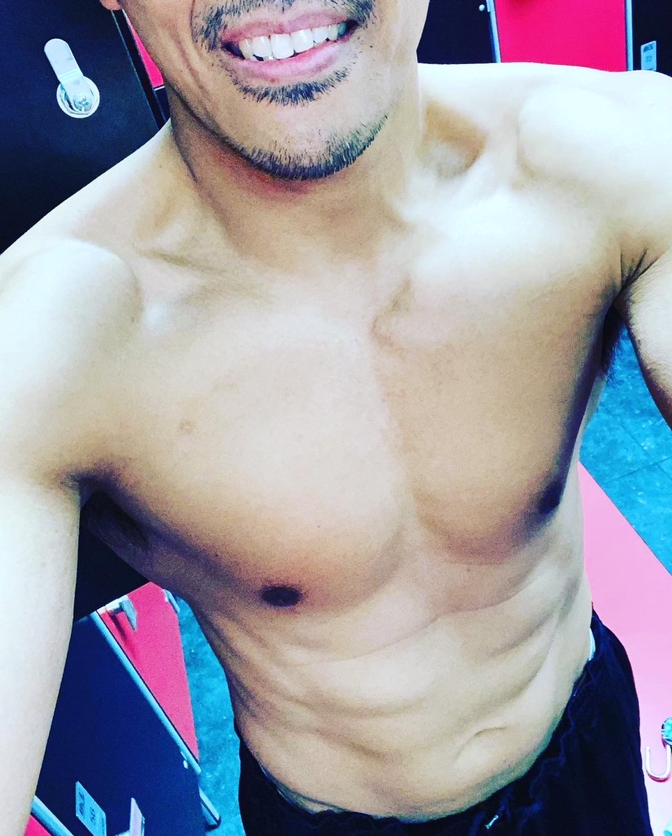 AtakDaNote's tweet photo. New Year, new #goals, new #motivation #fitness #running #runner https://t.co/IHQQnoji6y