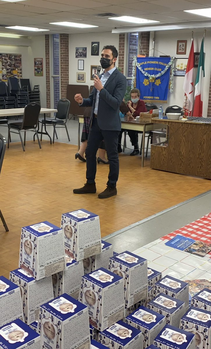 oectagovernor's tweet photo. On the day Ontario announced schools would close, minister @Sflecce didn’t bother to show up to the press conference. 

But he:

✅ Shows up to stand in field
✅ Shows up to deliver cupcakes
✅ Shows up for coffee
✅ Shows up to deliver panettone https://t.co/XeQKAMyp7h