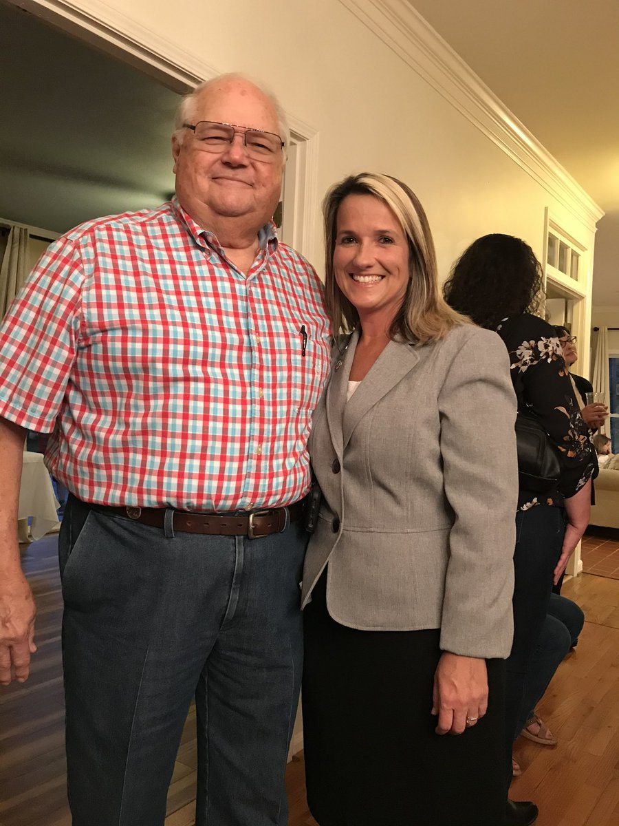 RoseDru63's tweet photo. Bea is a long standing member of the #EchotaChetokeeTribe of AL!She is A CumLaude graduate of UA with Masters Degree in SpEd&a Doctoral Candidate who the tribe supported!A foster Parent with3 kids herself!a Christian who loves God&supports her church. #Be4Bea #Nichols4Congress https://t.co/5oTYqhXRI1