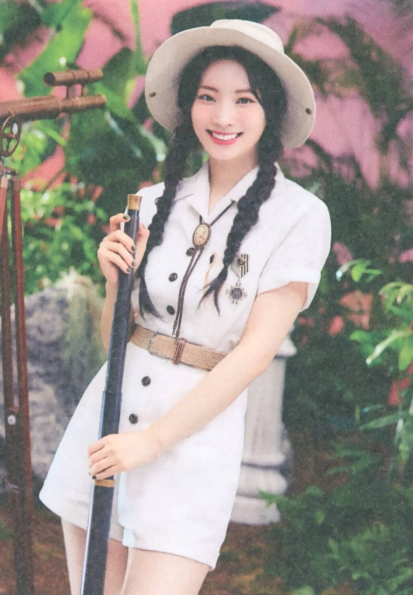 DahyunChile's tweet photo. ✨FOTO•030122✨ 

Scan de Dahyun, Twice Japan Season's Greetings 2022 "Once Way" Diary 
Cr: njmsjmdct2 
#DahyunChile 🦅
#TWICE #트와이스 #LoveAintAScience
#FormulaOfLove #SCIENTIST 
#트와이스 #다현 #김다현 #多賢 #トゥワイス #dahyuntwice #DahyunDubu #Jyp  #kimdahyun https://t.co/7FaJjKgyZU