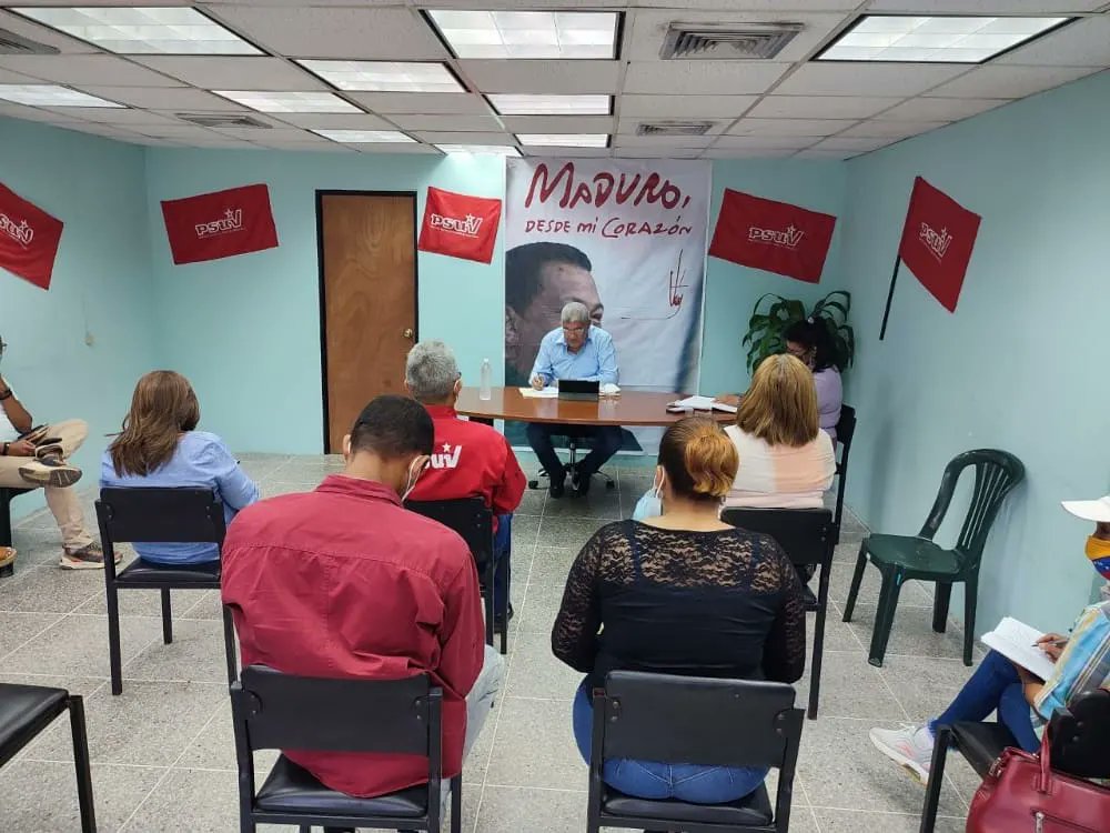 eduardopiate2's tweet photo. Me reuni esta mañana con parte del Equipo Político Estadal del @PSUVenapure en la primera reunión del año 2022. Buen espacio para el análisis, la reflexión y la planificación colectiva, elementos fundamemtales del método de trabajo y dirección chavista @NicolasMaduro https://t.co/oWoAdmJ58E