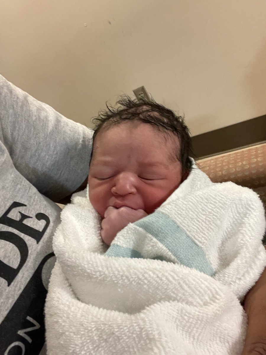 Silly_Jilly09's tweet photo. Hey guys look what I made 💙 
Say hello to Chaz “Xander” Alexander Ferdinand, Jr.  

12/29/21 
7 lbs 1 oz  
21” of perfection  

@cferdinand_21 and I are absolutely obsessed. https://t.co/IxAY7cEjv9
