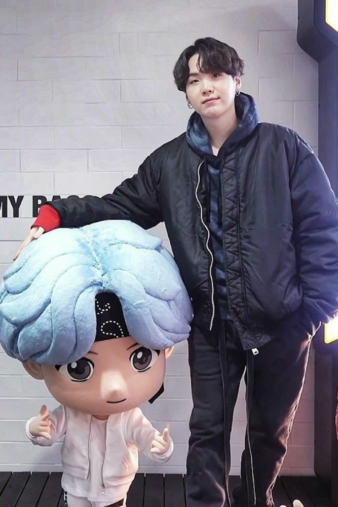 BTSMexico_twt's tweet photo. El Miembro de @BTS_twt #SUGA ha salido de su cuarentena! 🥳💜 https://t.co/BXGRMsQIN0