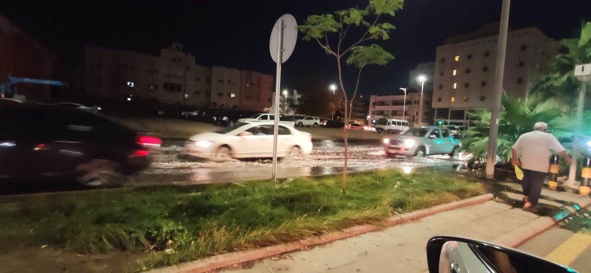 aseemsmgin's tweet photo. @JeddahAmanah al Aziziya right now 
Water water 💦 every where https://t.co/76xH9eqBVP