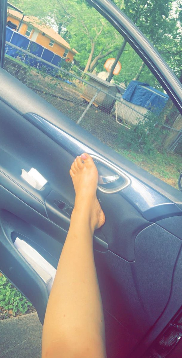 Moneyybaggtoes's tweet photo. Feet up, country side, just missin’ you 🤪
#feet #prettyfeet #toes #barefeet #pink #deepfrench #horses #cowboys #cowgirls #summer #legs #car #legsup https://t.co/4tspVG7UMn