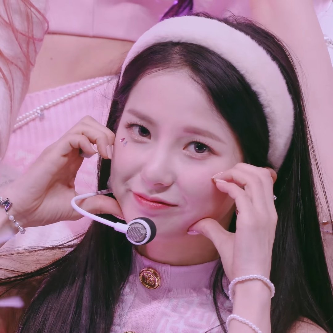 archivecyujin's tweet photo. she's so cute :( ♡

#CHOI_YUJIN #최유진 #KEP1ER #케플러 #CLC #씨엘씨 @official_kep1er https://t.co/bAZJG6heoD