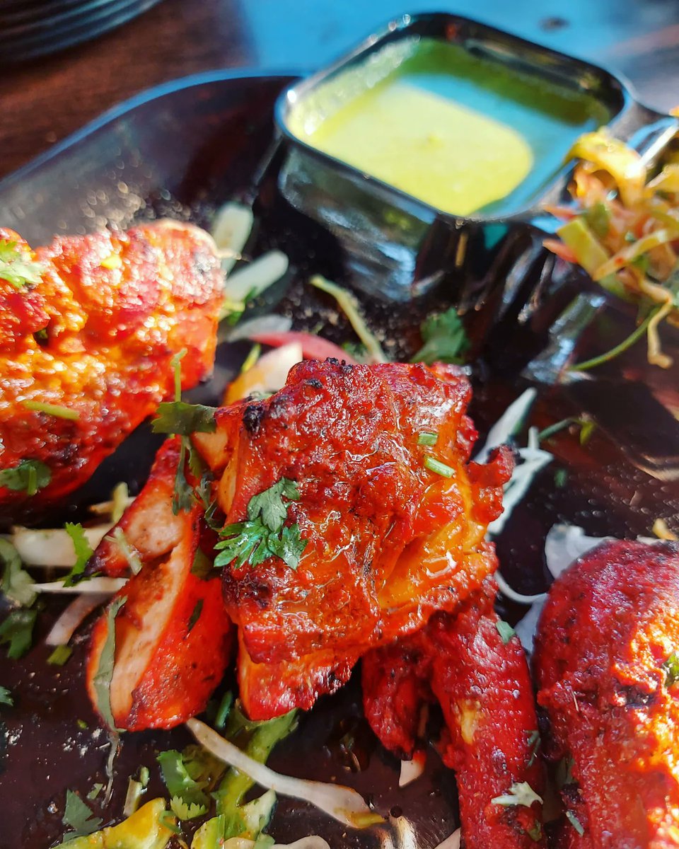 Sk_randomvoyage's tweet photo. 2022 - 'Good Food, 
Good People, 
Good Times'
#newyearouting #newyearparty #chillichicken #foodntravel #foodie #friends #friendsnfood https://t.co/pxk2qZJnnC