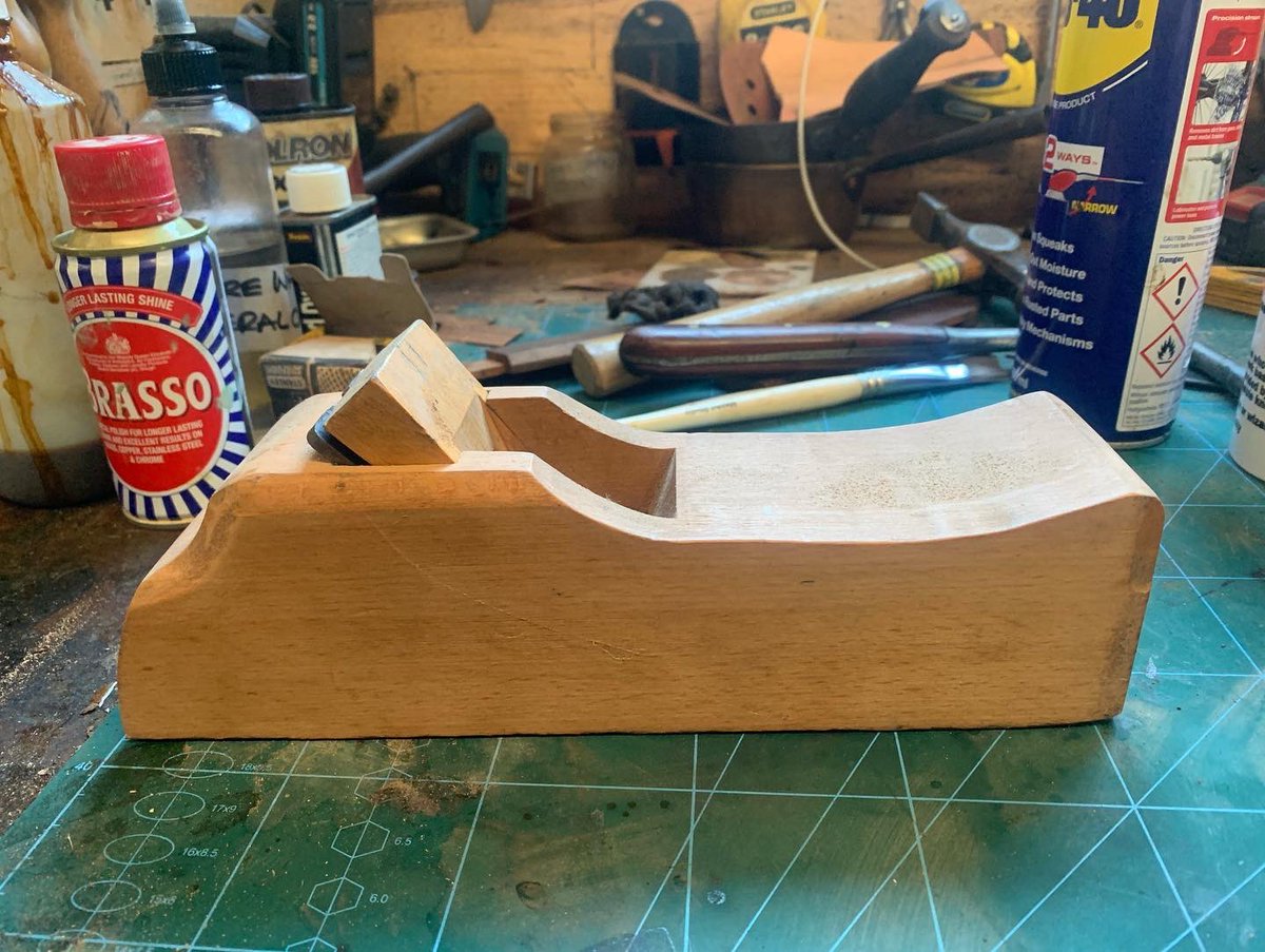 2016industrial's tweet photo. Any of you hand planes specialists tell me why somebody would redesign a large Marples block plane like this? They’ve also shortened the iron,,chip breaker & wedge. 🤔 #restoration #redesign #woodplane #blockplanes #therostonchest https://t.co/UpMFkIbicf