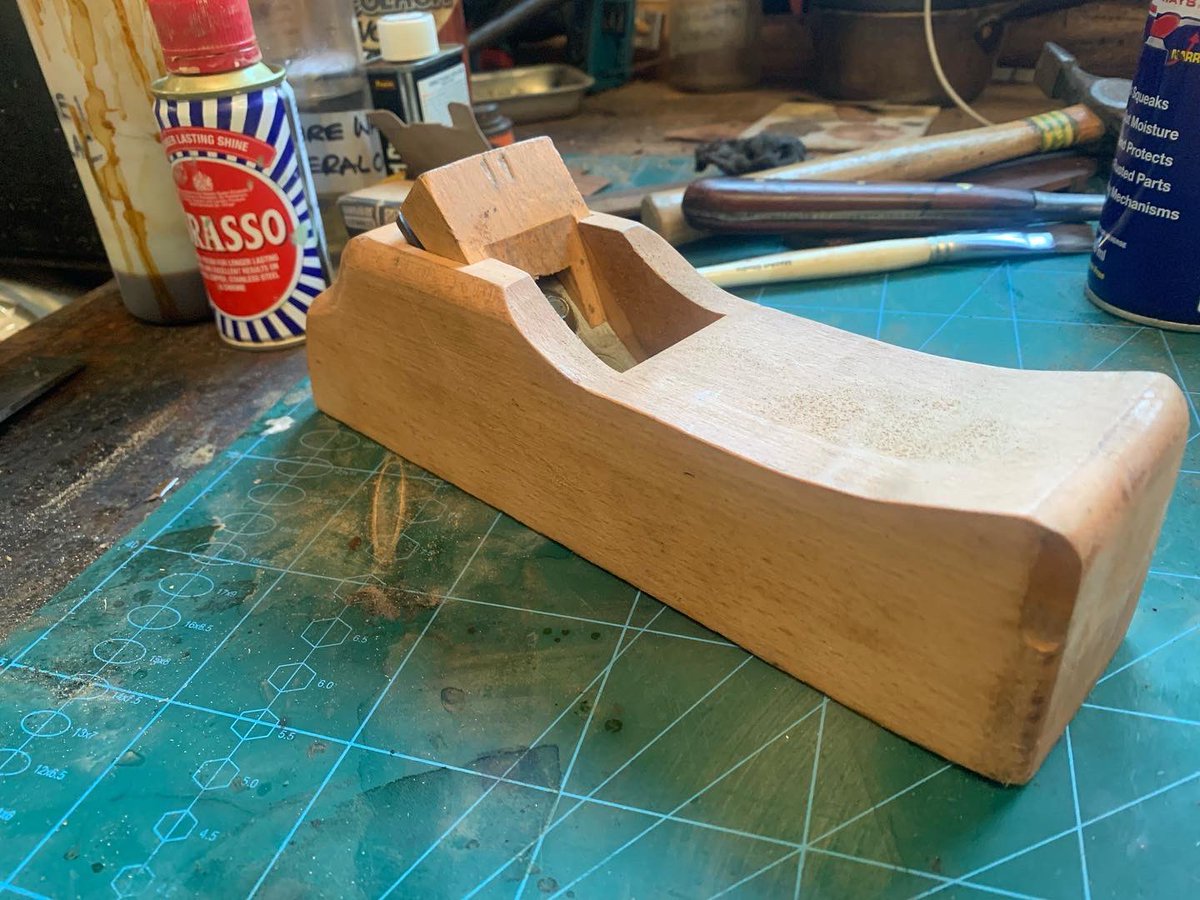 2016industrial's tweet photo. Any of you hand planes specialists tell me why somebody would redesign a large Marples block plane like this? They’ve also shortened the iron,,chip breaker & wedge. 🤔 #restoration #redesign #woodplane #blockplanes #therostonchest https://t.co/UpMFkIbicf