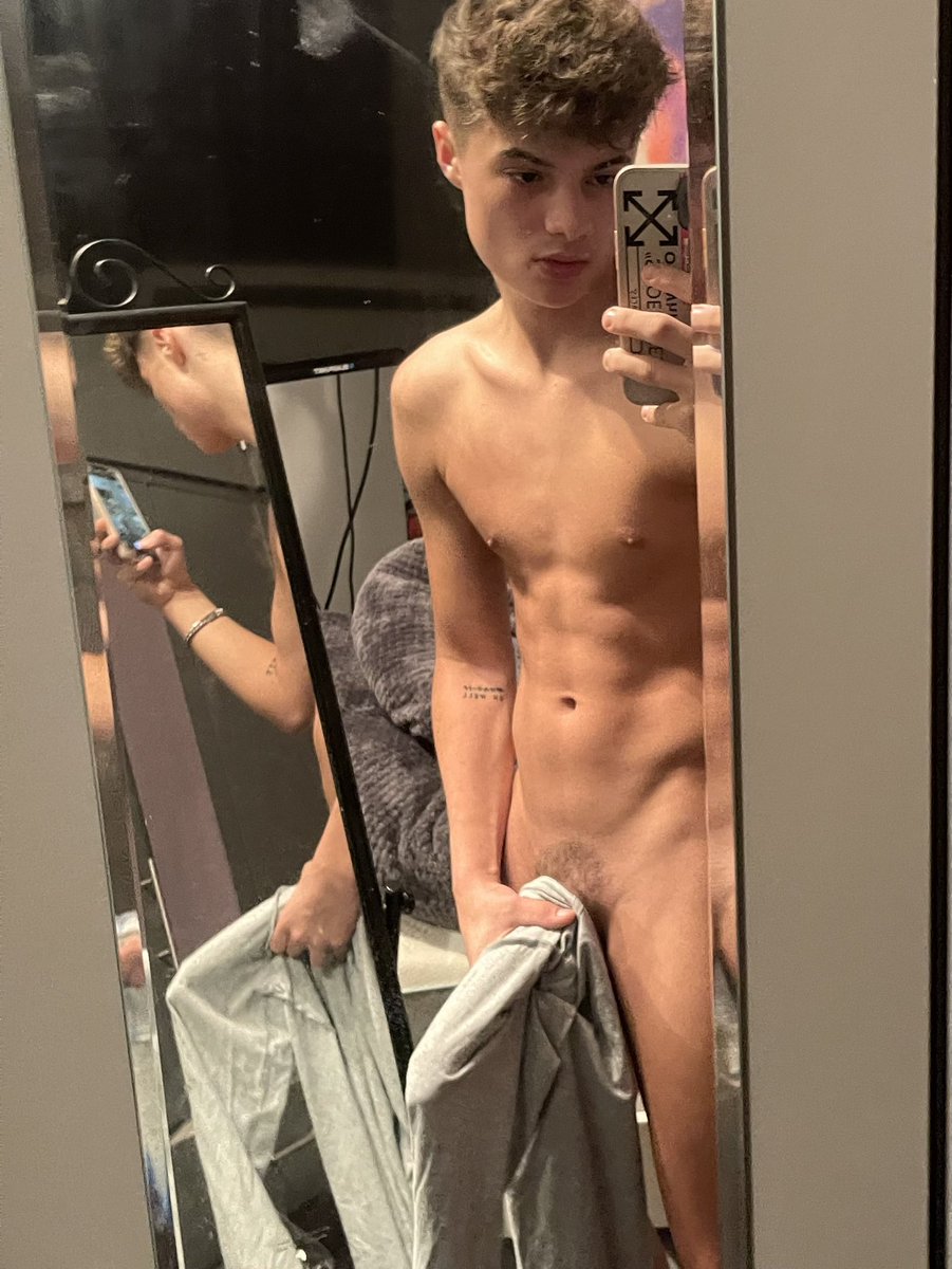 leedsladcd's tweet photo. Rt for me to drop the T-shirt 😉 https://t.co/GF4h7eaQ3V