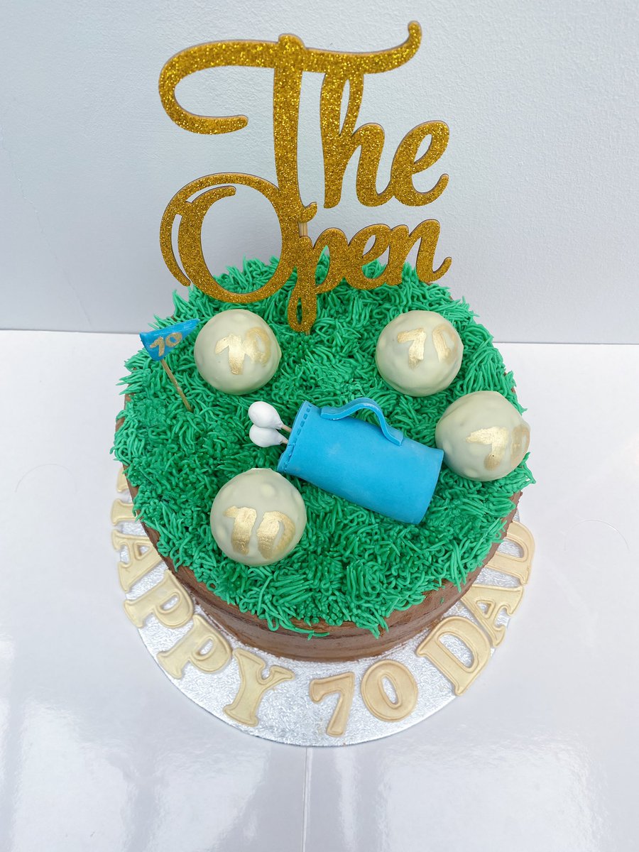 | GOLF THEMED CAKE 🏌🏻‍♂️ |
•
•
#birthdaycake #birthdayboy #theopen #Golf #cakepop #cake #Manchester #Wilmslow #cheshire