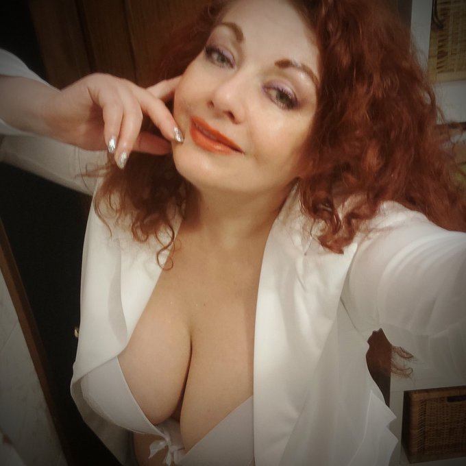 Buongiorno miei carissimi amici. Oggi ringrazio un mio fan per il vestito che mi ha regalato nella lista<a href="/tag/model"class="tags"><span>#model</span></a><a href="/tag/beautiful"class="tags"><span>#beautiful</span></a><a href="/tag/white"class="tags"><span>#white</span></a><a href="/tag/beleza"class="tags"><span>#beleza</span></a><a href="/tag/jacket"class="tags"><span>#jacket</span></a><a href="/tag/present"class="tags"><span>#present</span></a>