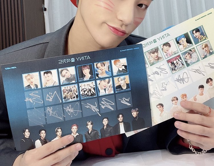 odaatz08's tweet photo. 에이티즈 피버 파트 3 싸인 친필 출석카드 엽서 양도받아요 구해요

WTB Ateez Fever pt.3 signed attendance card buy wtt 

한국주소있어요 

Ateez dejavu Eternal sunshine Hongjoong Seonghwa Yunho Yeosang san Mingi wooyoung Jongho 홍중 성화 윤호 여상 산 민기 우영 종호 https://t.co/p2SsdMXKu2