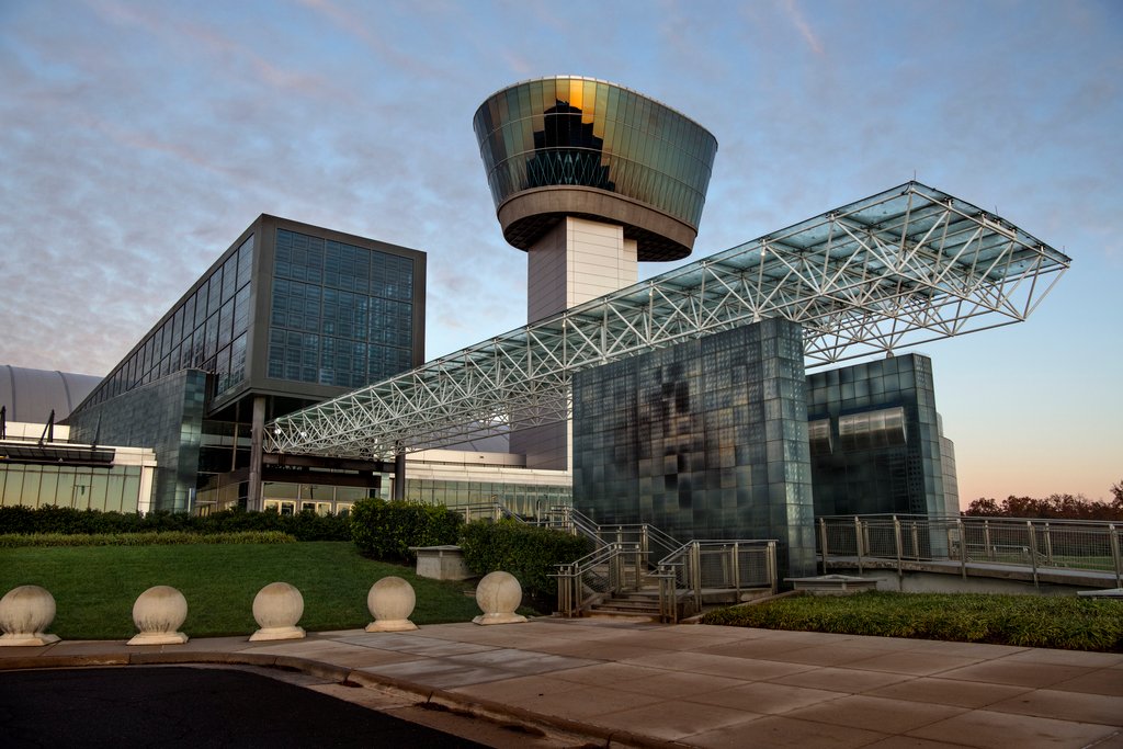 Exterior of Udvar-Hazy Center