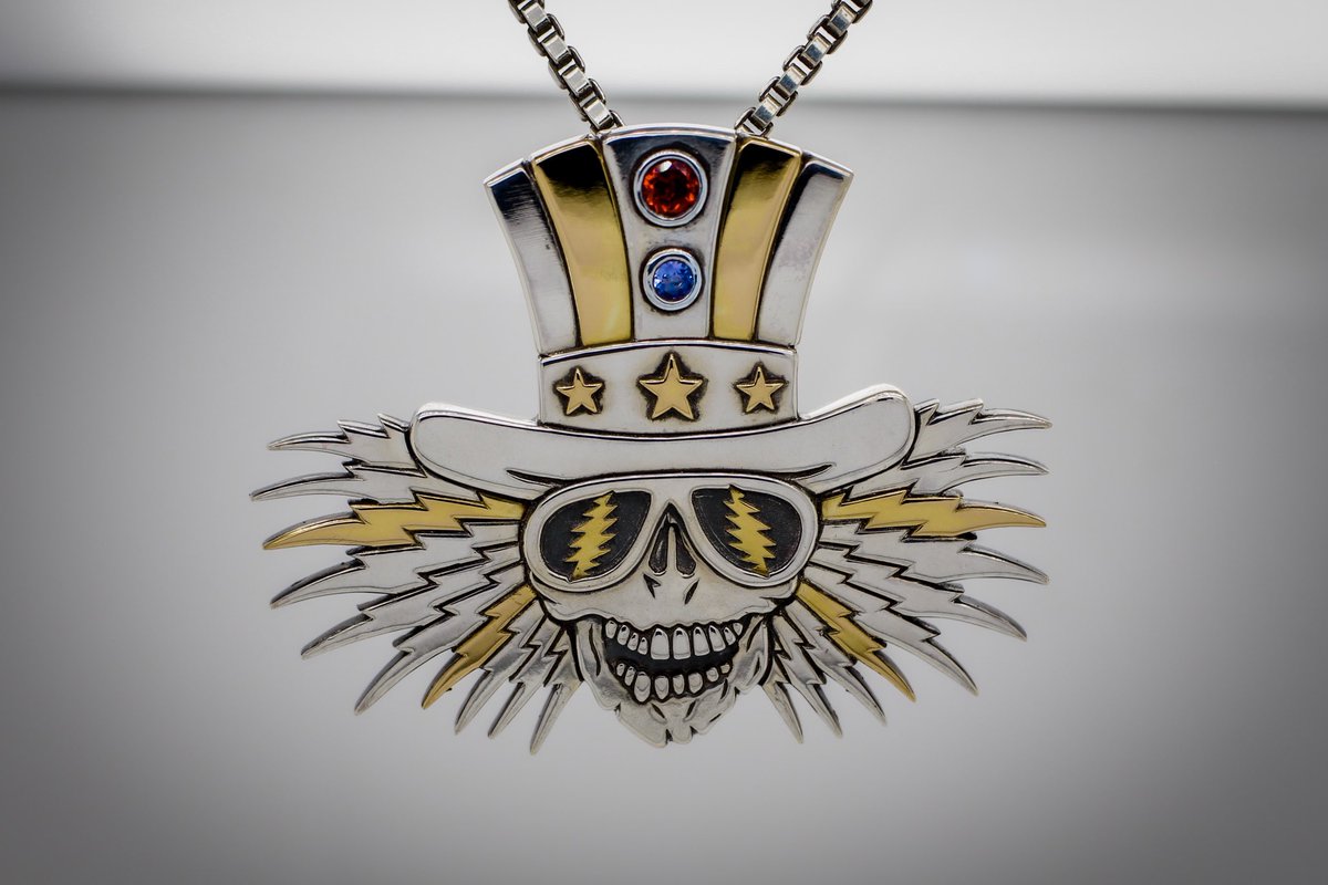 OGflow2pointO's tweet photo. Uncle Sam ❤️💙 hand fabricated with sterling silver and 14k gold. I made a few copies of this in silver if anyone is interested hit me up https://t.co/EFzA9kc9qX