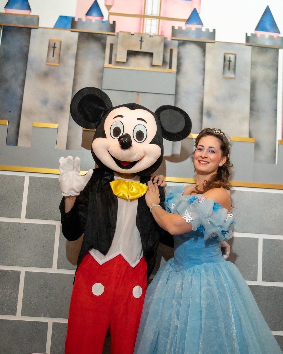 jackiefisher365's tweet image. Good times @millenniumfandombar #nye2021🥂 #disneytheme