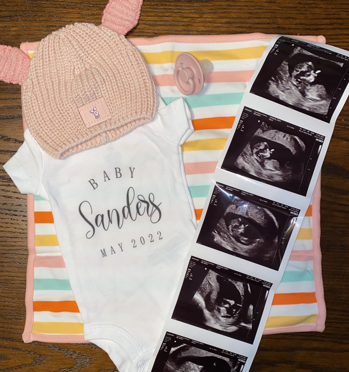 VBSanders23's tweet photo. “Sanders, party of two.” -Host/Hostesses before 2022…

“Sanders, party of THREE” -Host/Hostesses after May 2022!!!

#BabySanders #GirlDad🎀💖 https://t.co/cQQwMXOaGJ