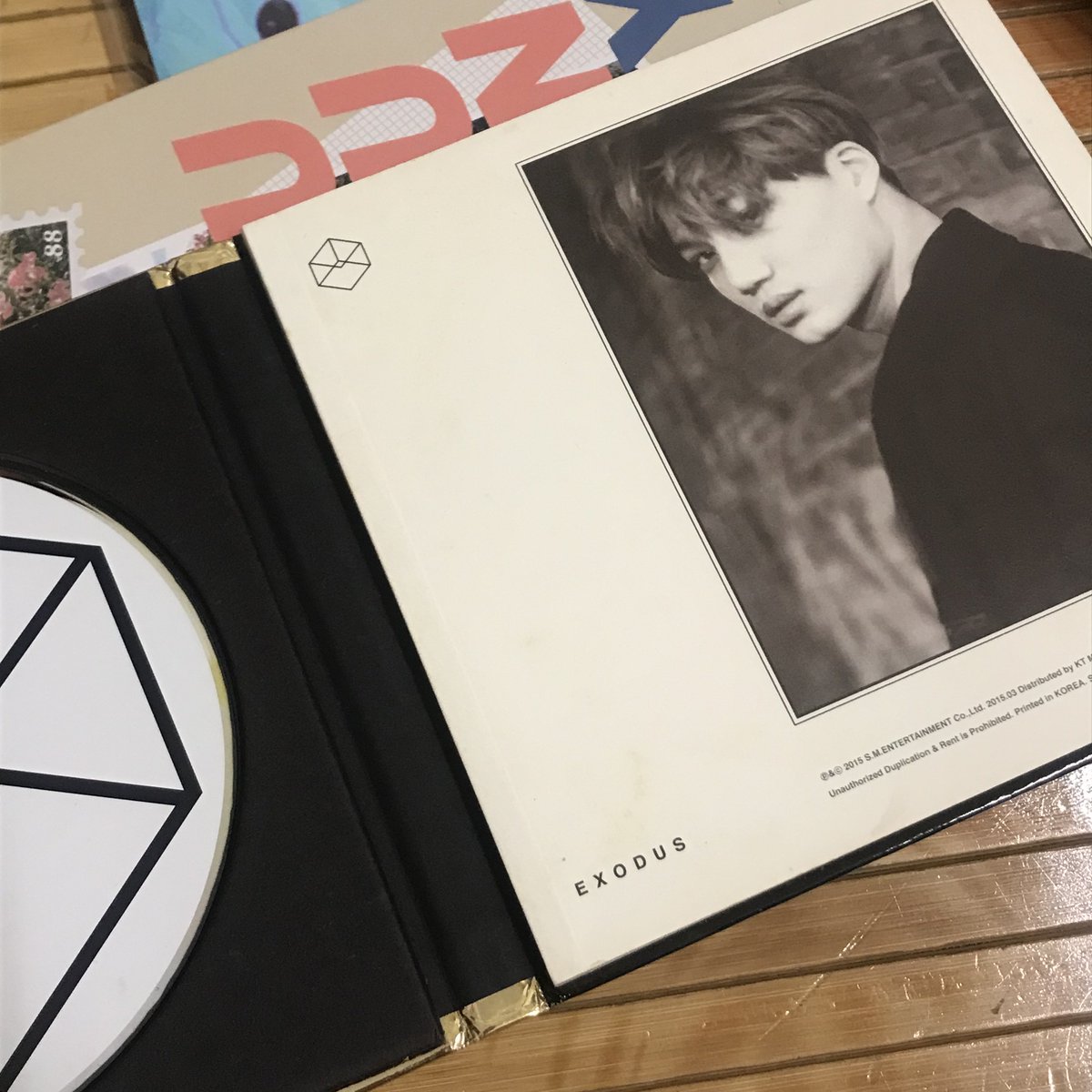 amnesiazkd's tweet photo. help rt 🇲🇾
EXO KAI ALBUM (Unsealed)

🪴 no pocas
🪴 still in good condition
🪴 SuperM kai cover: RM25 exc pos
🪴 SuperM Super One US ver + Kai folded poster + Kai postcard: RM30 exc pos
🪴 EXODUS KR kai cover: RM25 exc pos
🪴 RM8WM RM13EM*

dm if interested!
#pasarEXO @pasar_EXO https://t.co/3G8YCNcFCX