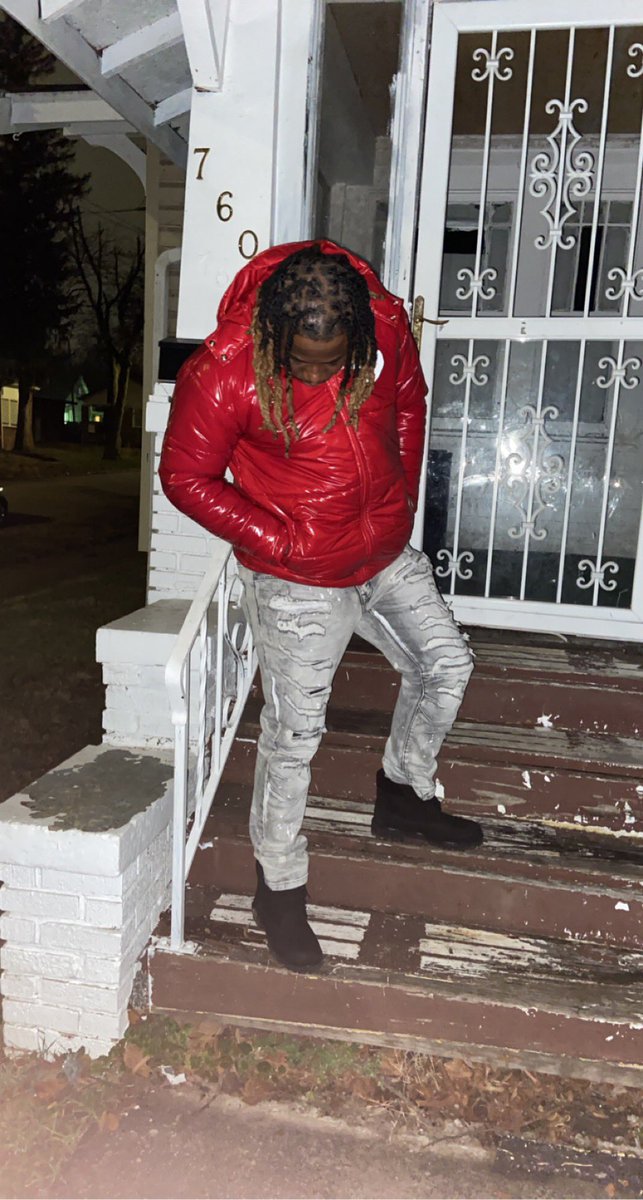 DaRealJefe91's tweet image. I took a picture in my hood they think im back in the field 🌪🦈