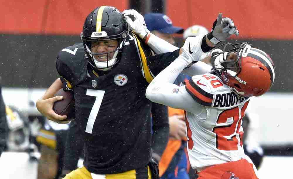 PsychOutGaming's tweet photo. You were here the first game i’ve ever watched and you’re still here today. While everything aspect of my life changed from Kindergarten through now in college, you were the one constant. And for that, thank you QB1. Thank you Ben. #HereWeGo @_BigBen7 @steelers https://t.co/cYAnqZlTow