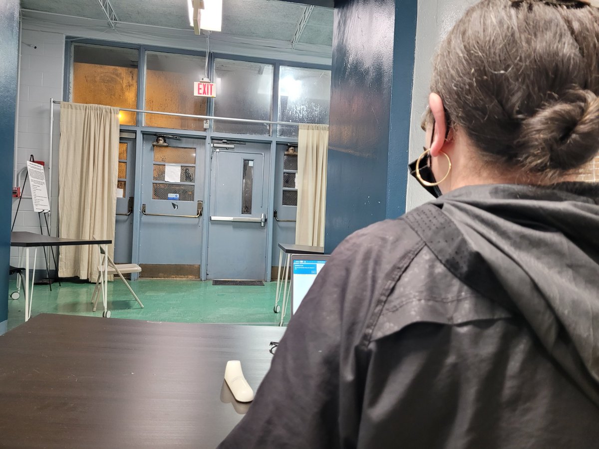 JohnCooper4Nash's tweet photo. Tonight, Jan. 3, Metro will open the Extreme Cold Weather Shelter at 3230 Brick Church Pike at 7pm. Guests are asked to use @roomintheinn and @NashvilleRescue first. People with pets are welcome. 

More: https://t.co/h94FH6SbGq https://t.co/3zePNAq9zY