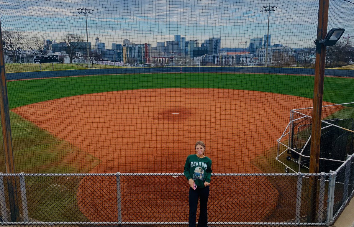 maisiedawson15's tweet photo. When you know, you just know. ❤️🐻💙 SO excited to announce my commitment to further my academic and athletic career at Belmont University in Nashville, Tennessee! Thank you to @LauraMatthews12, @k_haynes9, and @ShannonPlese for giving me this opportunity to be a bruin!!#gobruins https://t.co/XWHwg0kdFh