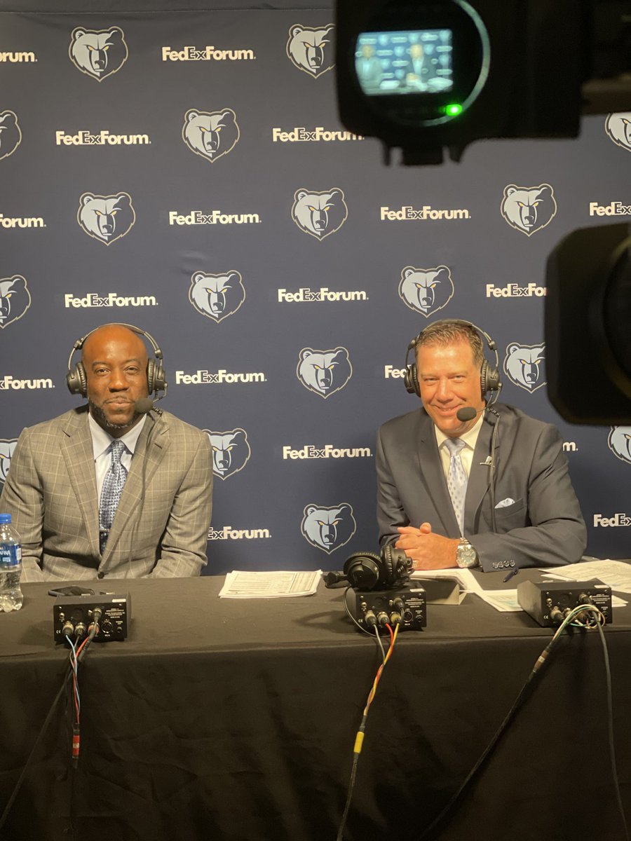 thefishnation's tweet photo. Tip Time 🏀 
@memgrizz at @BrooklynNets 
On the call tonight with @MyMikeCheck on @GrizzOnBally 📺 
Fueled by @UniqueSnacksUSA 🥨 Shells!
#GoGrizz 🐻 
#GrzNxtGen🙅‍♂️
#GrindCity 
#ShowMeYourSnacks 🥨 https://t.co/sFGb2DbCfo