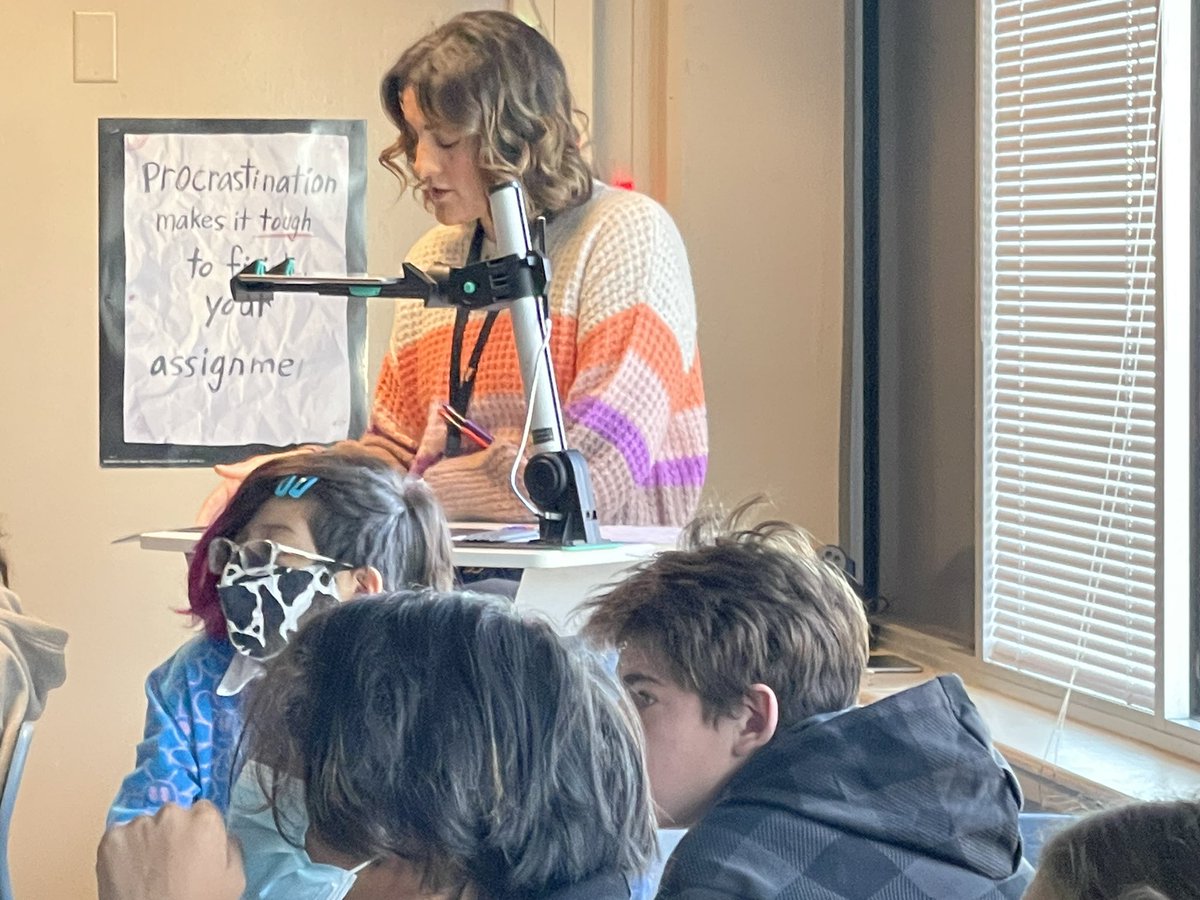 Erica Castillo tweet media