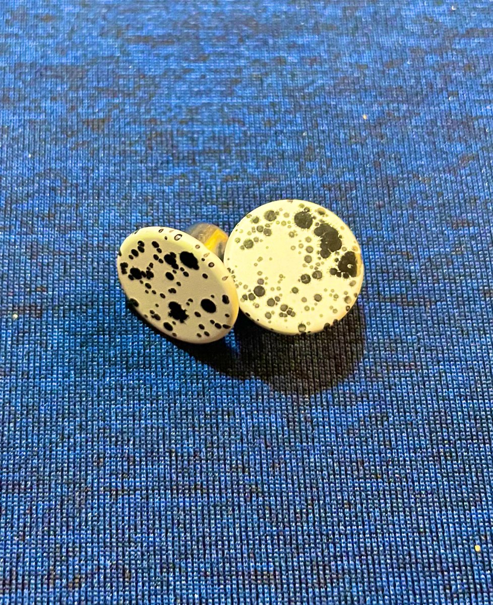 ClothingButtons's tweet photo. #splash #colored #buttons @ClothingButtons https://t.co/82wsUBrKVh