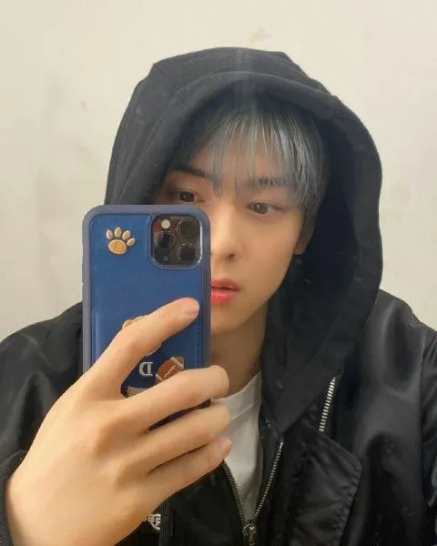 exobr_brand's tweet image. 1. ella o él