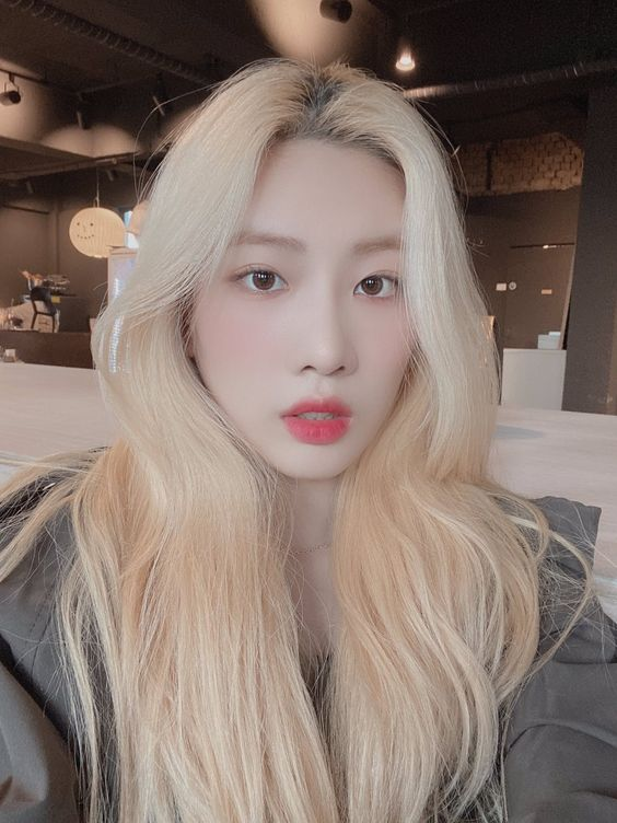 exobr_brand's tweet image. 6. ella o él