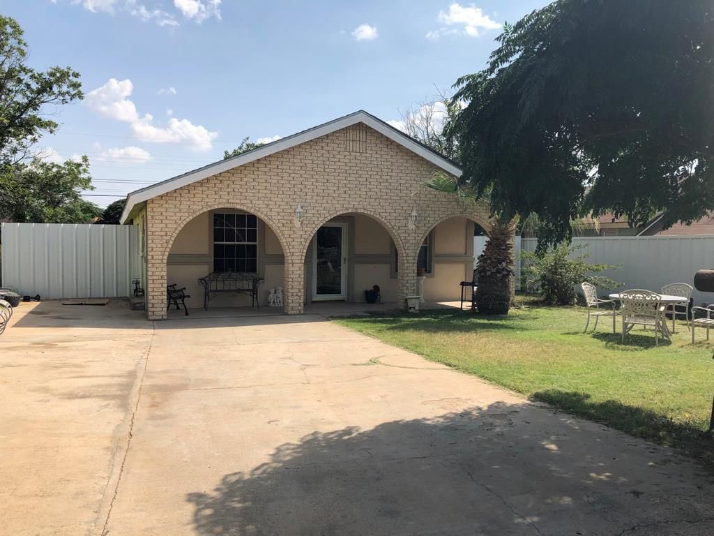 HernandezLidin's tweet photo. See what I found on @Zillow! https://t.co/HOSA7qRgpu https://t.co/rk7H8OGRNQ