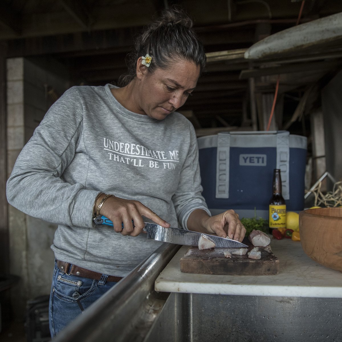 After a long day on the water, Badassador Lauren Spalding returns home to break down her catch using the Sengyo. This Japanese inspired slicer guides through fish with ease and its HydroTread grip offers ultimate control of the knife. Shop now: gerbergear.com/.../all-knives…
