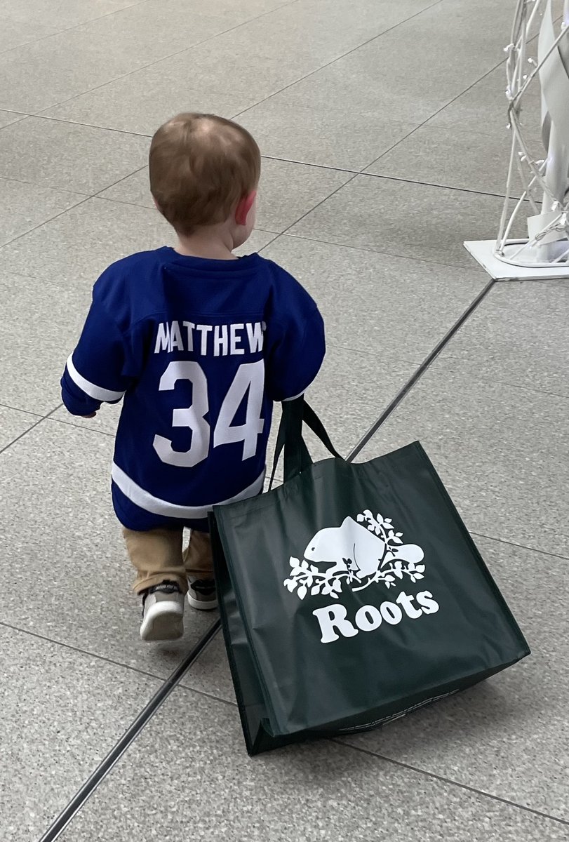 JimJosephson's tweet photo. A true Canadian #LeafsNation! @MapleLeafs @ROOTS https://t.co/abFpyhXBmU