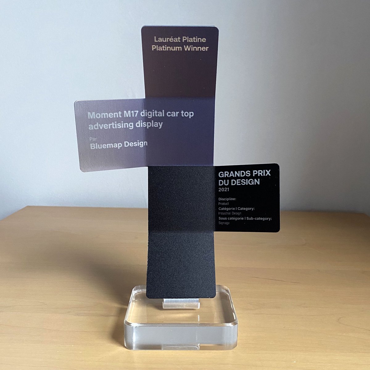 Bluemapdesign's tweet photo. We just received the trophy from the GRANDS PRIX DU DESIGN.
#oohadvertising #taxitop #cartop #digitaladvertising #industrialdesign #mobileadvertising https://t.co/KJsvTLEWtY