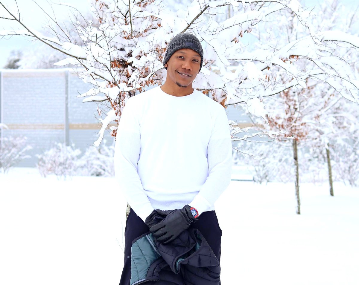 Mr_jrlawson's tweet image. It&apos;s official: I&apos;m a Data Scientist Supermodel 😂 #SideHustle2022 ? #DCSnow