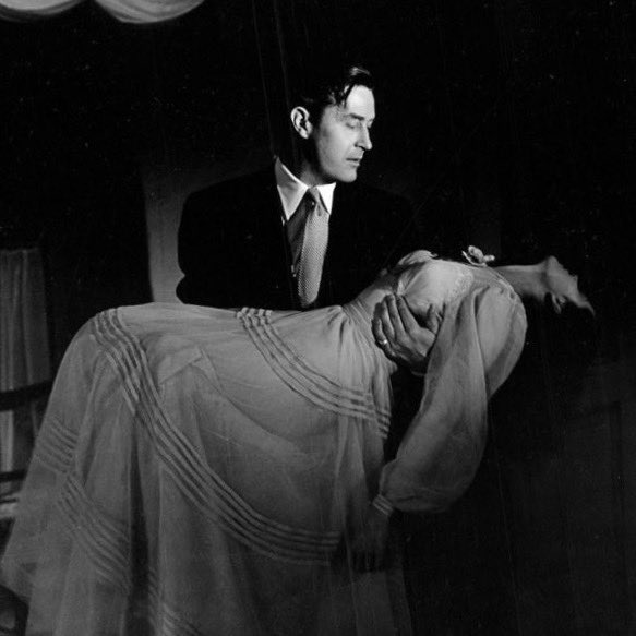 DouglasVonIrvin's tweet photo. HBD Ray Milland!
He starred in one of my favorite supernatural thrillers from the 1940’s. “The Uninvited“ is about a composer and his sister that move into a beautiful gothic seacoast mansion. The home is beautiful and inexpensive but, haunted.
#paranormal #ghosts #dvic https://t.co/URotoEPk1B