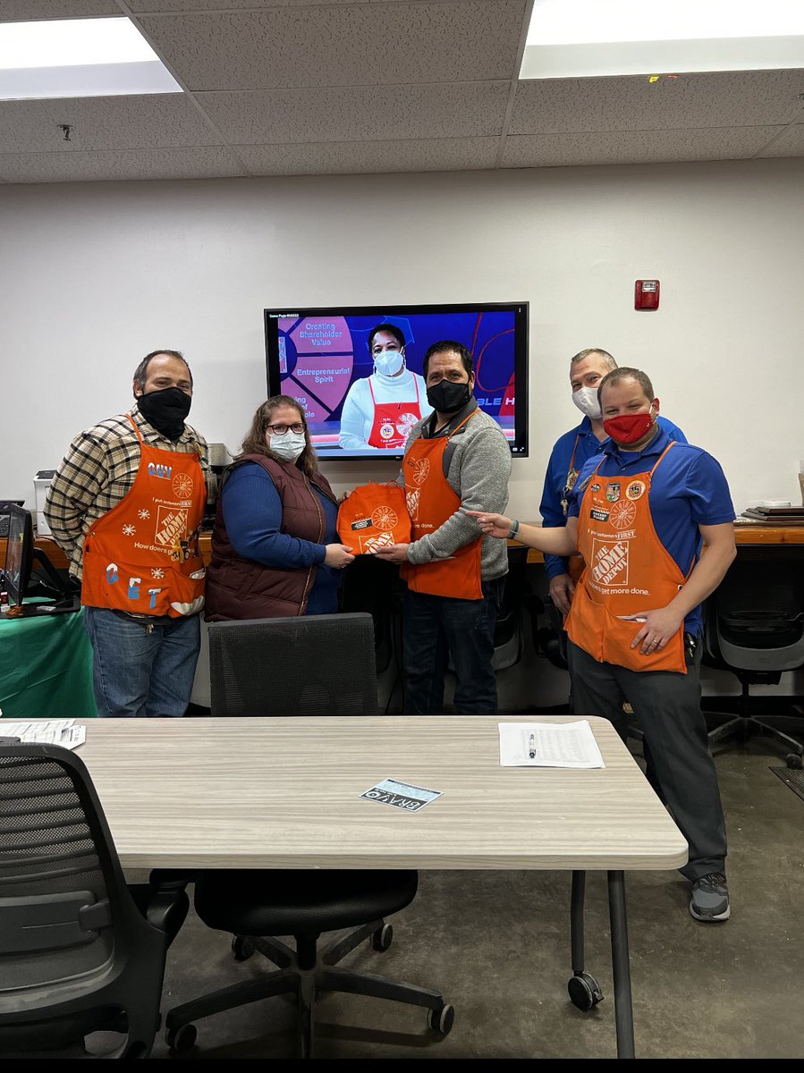 So this happened!!! So excited for our new leadership roles #HomeDepot #cxm #newadventures <a href="/JDHUNTER79/">JD Hunter</a> <a href="/jt_tauber13/">J.T. Tauber</a> <a href="/babb_steve/">Steve Babb</a> <a href="/matt_smith1020/">Matt Smith</a> <a href="/JoshCorrell3/">Josh Correll</a>