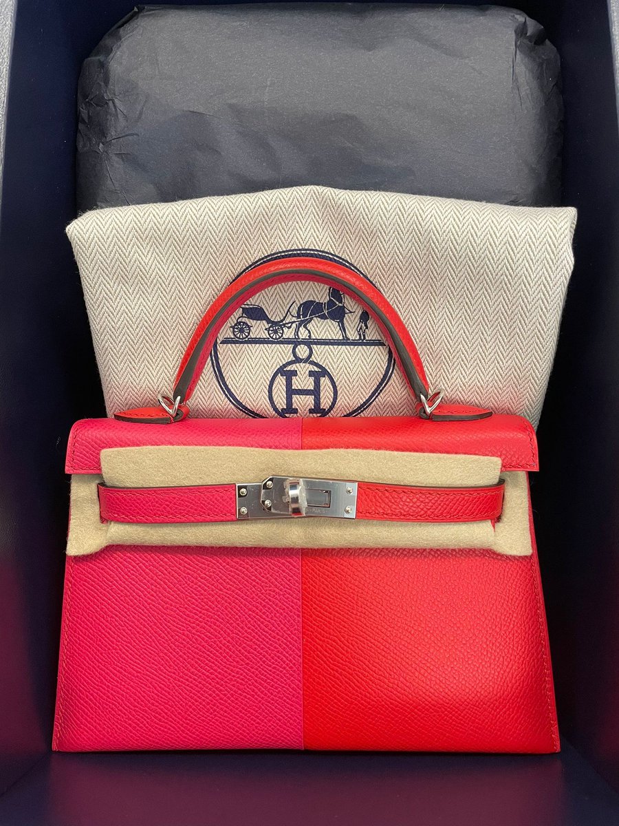 Buy this <a href="/Hermes_Paris/">Hermès</a> for my <a href="/DApeWives/">Desperate ApeWives</a> 🤔 for the 2022..

What do you think <a href="/ParisApeWife/">DAW collector</a> ?