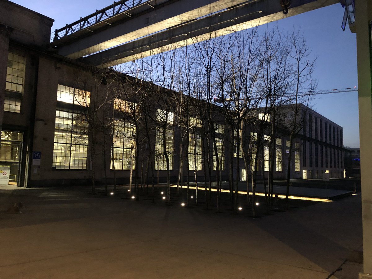 amezitia's tweet photo. Winterthur am Lagerplatz.
Das schönste Parkhaus Europas: Halle 53 Sulzer-Areal✨
Einen angenehmen Abend.
#winti #lagerplatz #kunstkasten #winterthur #sulzer 
@SulzerLtd @ZHAW @rillana64 @ntomasgarcia @taxiphilosoph @the_aeschli @MuseumSchaffen @haustierkrippe @WalterEicher https://t.co/kcYJSofLJm