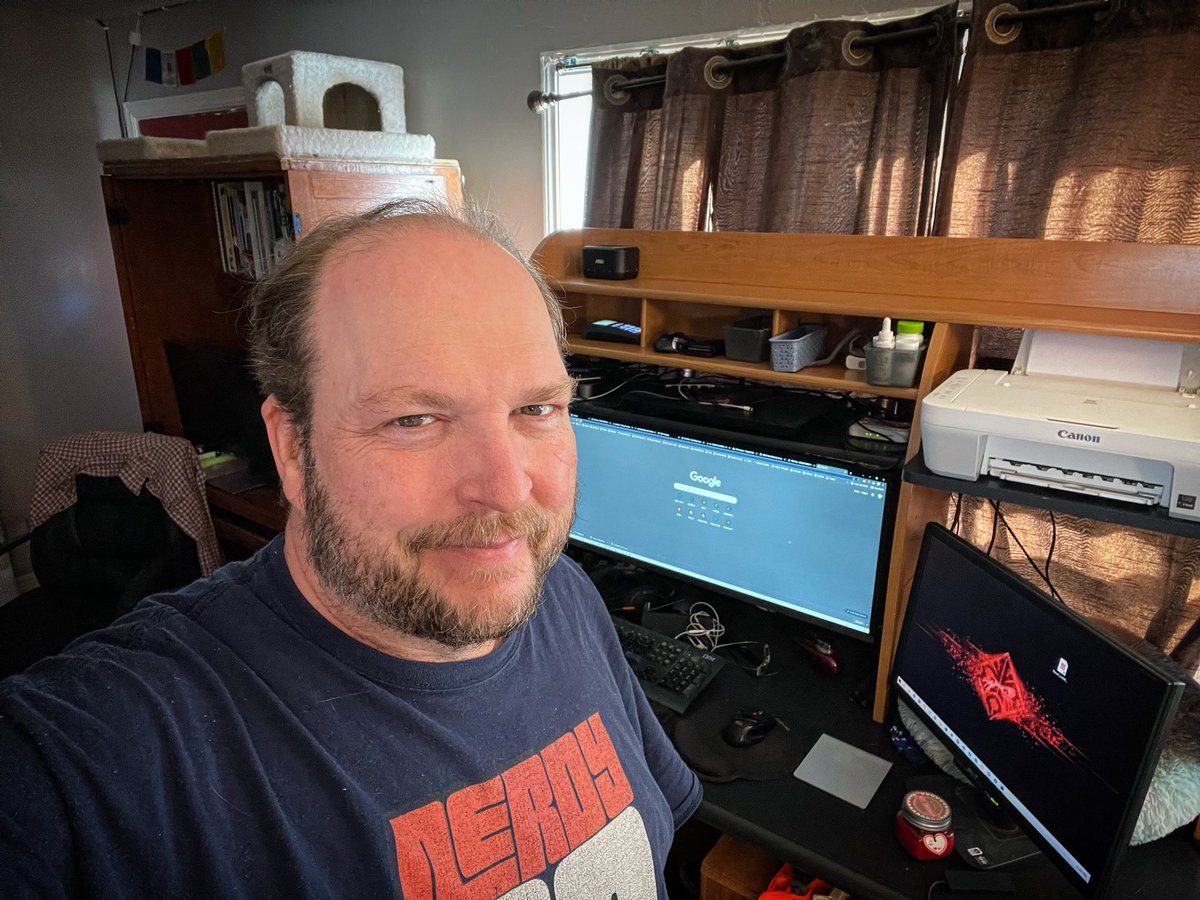 #selfieaday - I got a new desk, just in time for #international #workstation #optimization #day. It actually fits my big ass monitor perfectly , and plenty of story. Bonus, the top shelf acts as #cat storage. ;-) https://t.co/ZPrfaldAgT