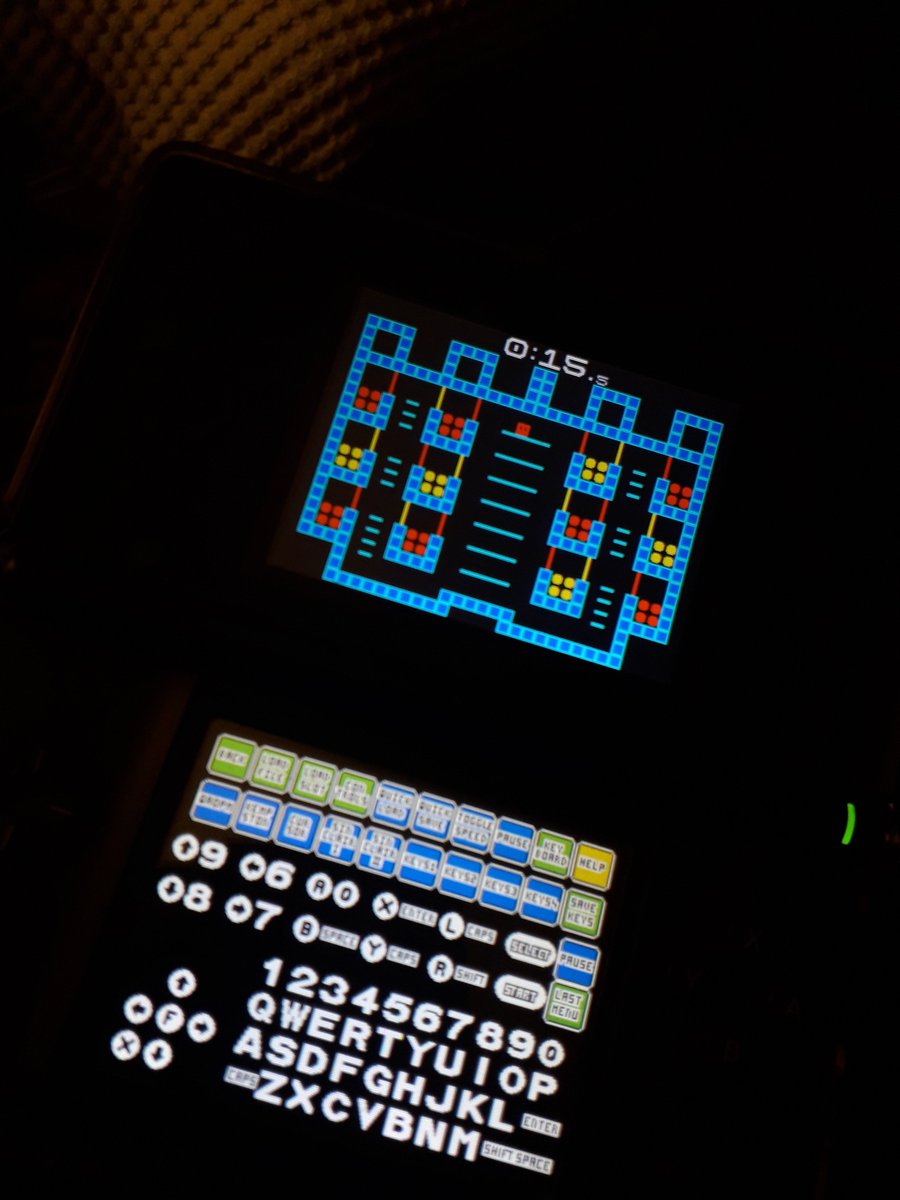 Exolon_ZX's tweet photo. Should be working, but I'm hooked all over again on the excellent #ZXSpectrum port of Gem Chaser. Infuriatingly addictive!
#ZXDS #RetroGaming #8Bit https://t.co/H9edU8TFOM
