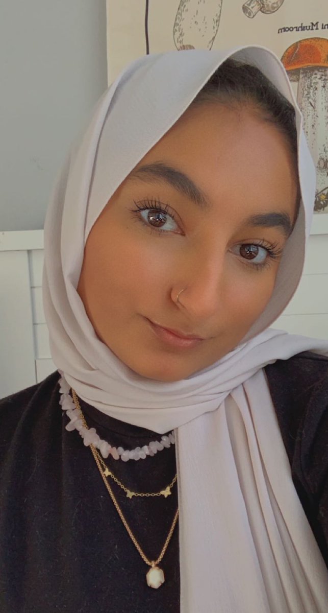 minanotbot's tweet photo. this hijab color is called bone 🦴 isn’t it prettyyy https://t.co/zDkllRyV9v
