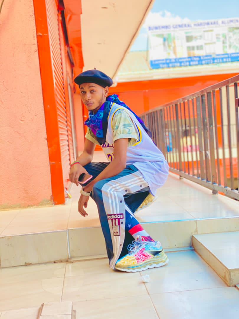 SmxLil's tweet photo. Call me ☎️🤙 https://t.co/ONlxI4RRVh