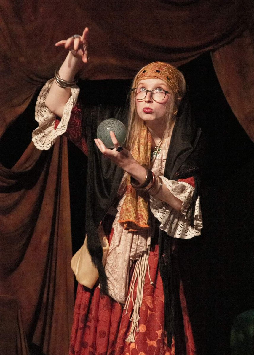 Happy New Year!  

We're looking forward to seeing BTG members this week at the first workshops/rehearsals of 2022. 

#29 is another photo from last year's Drama Week, 'The Enchanted Circus'.  We predict lots of drama (of the best kind!) this year. 

Photo credit - Gillian Denny